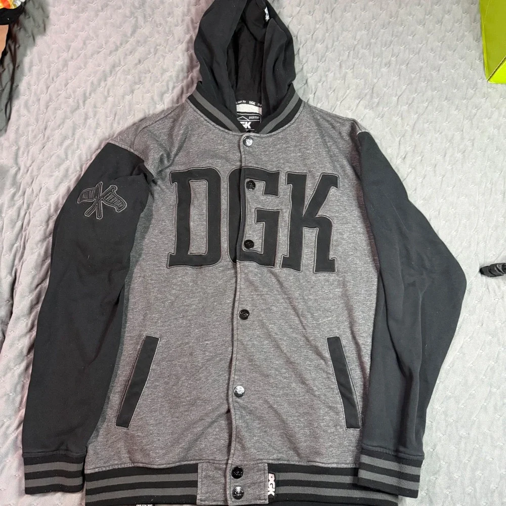DGK Varsity Jacket Mens XL Gray Black Hooded Snap Front Dirty Ghetto Kids Fleece